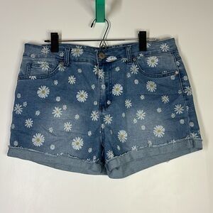 Flying Angel daisy floral denim shorts size 15/32